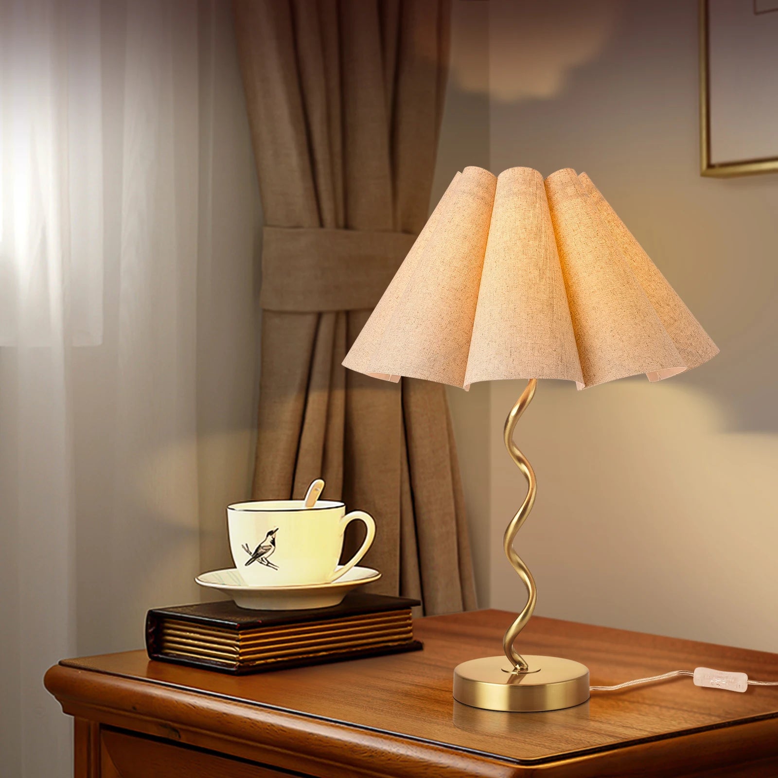 Gold Modern Table Lamp, Scalloped Pleated Desk Lamps Wavy Lamp for Bedside, Bow Table Lamps for Kitchen Counter, Nightstand Deco